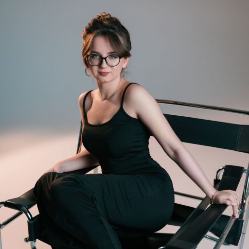 MoliLevran jasmin online image