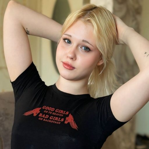 MollyBlum ass vibrator image