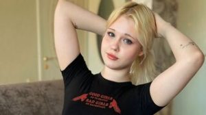 MollyBlum ass vibrator image