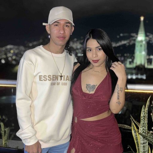 MollyDamiam live video image