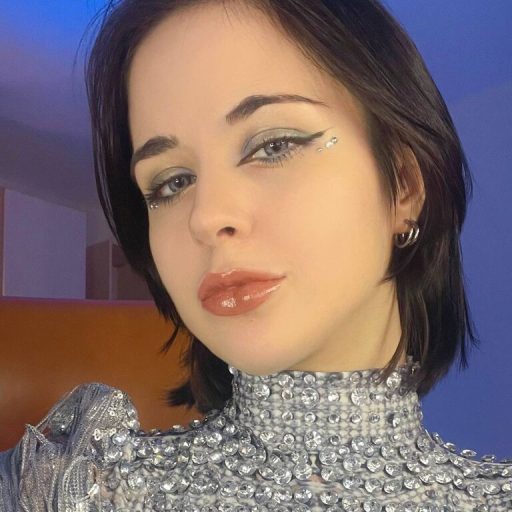 MollyPose shows recorded image