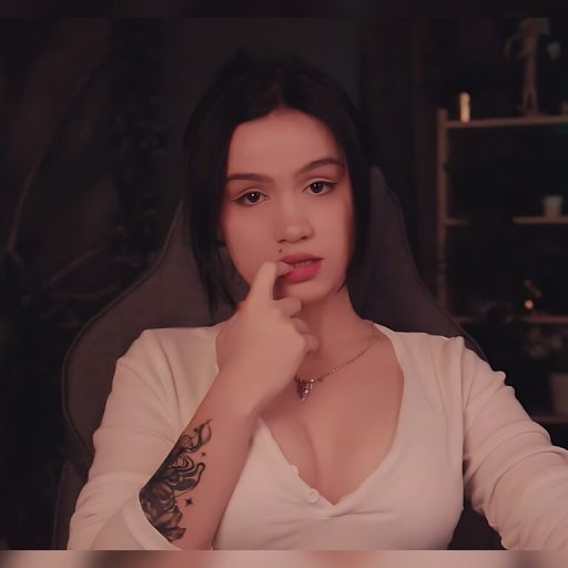 MonicaFarmer amateur lush image