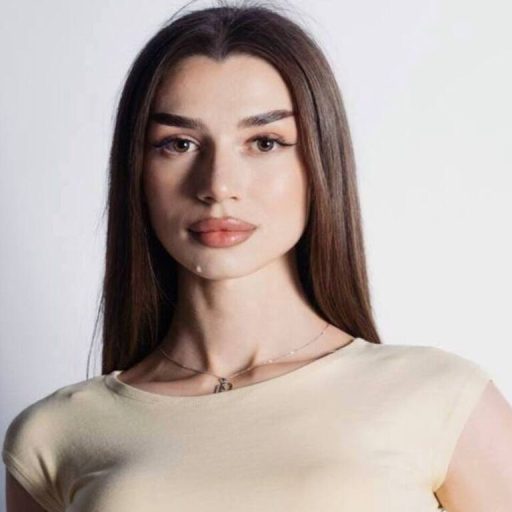 MyriamDonalson strip amateur image