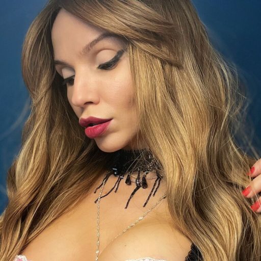 NaomiHorne recorded live image