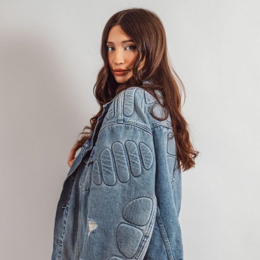 NatalieLovee show fingering image