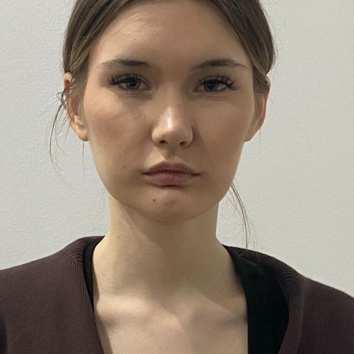 NelleLoehlein lj cam image