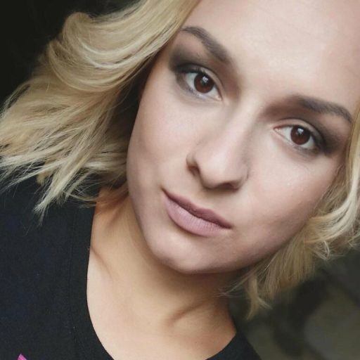 NellieLynn pussy show image