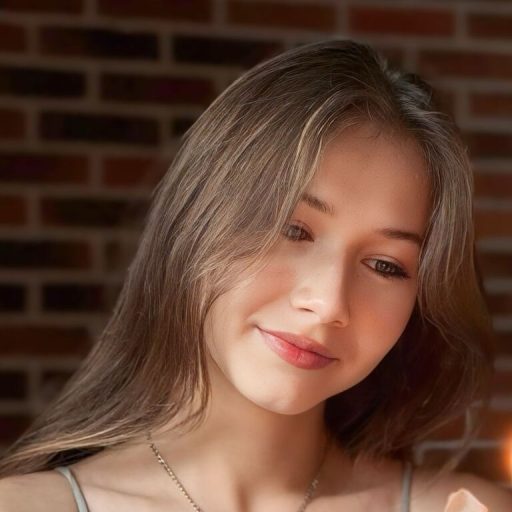 NickoleTen cam naked image