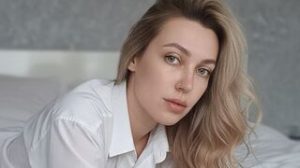 NickyAdamidi toy jasmin image