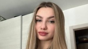 NicoleAllen real strip image