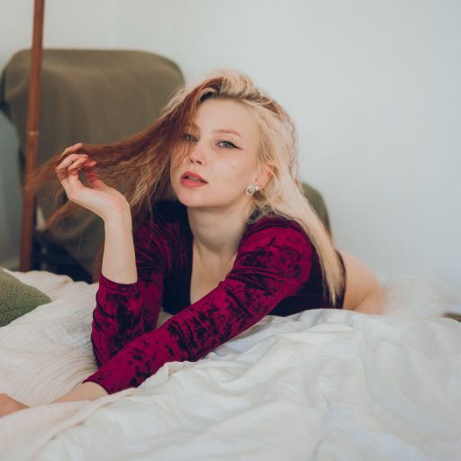 NicoleMaat cam naked image