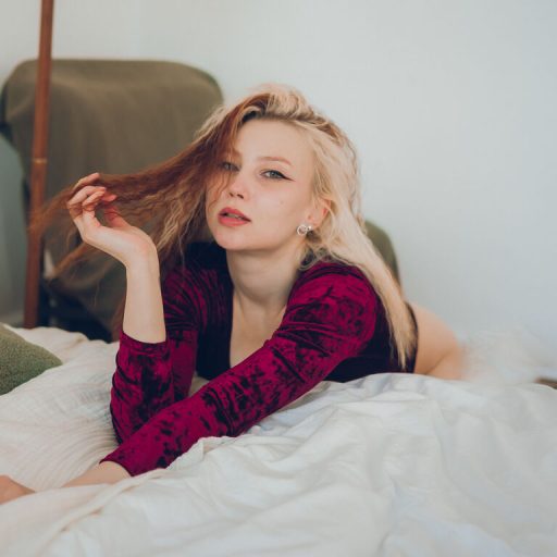 NicoleMaat cam naked image