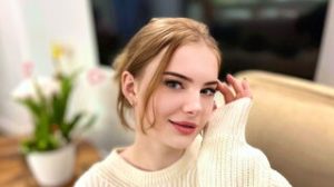 NicoleNortons real strip image