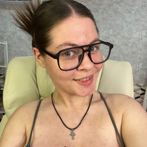 NicoleQueen fingering ass image