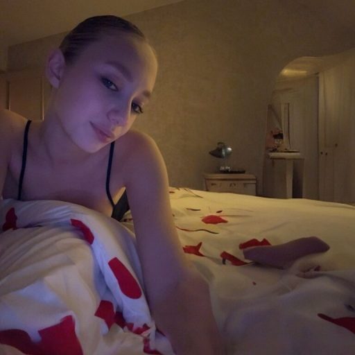 NinaSkirt livesex pussy image