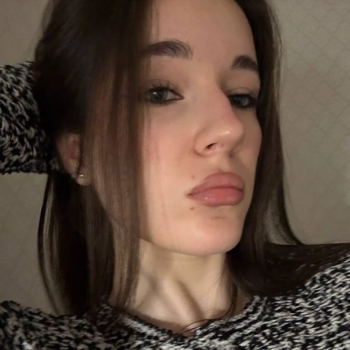 OdetteWingler cam naked image