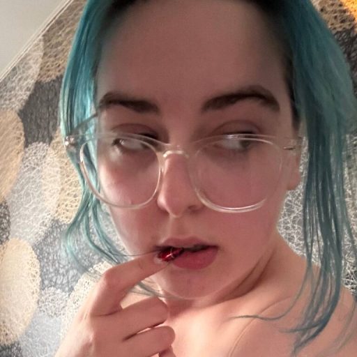 PixieJones live video image