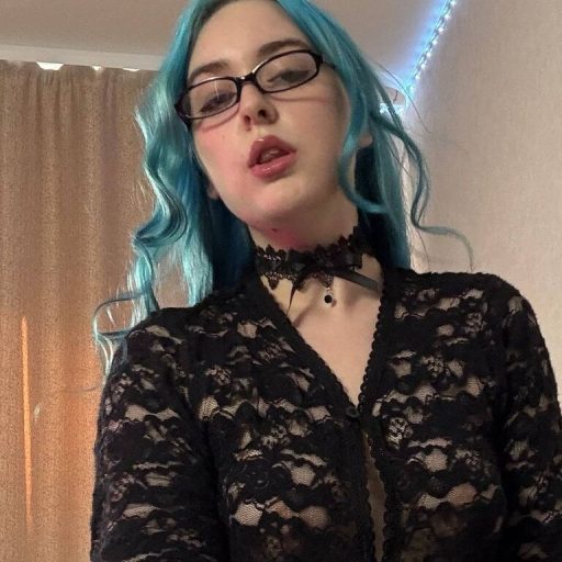 PixieJones live video image