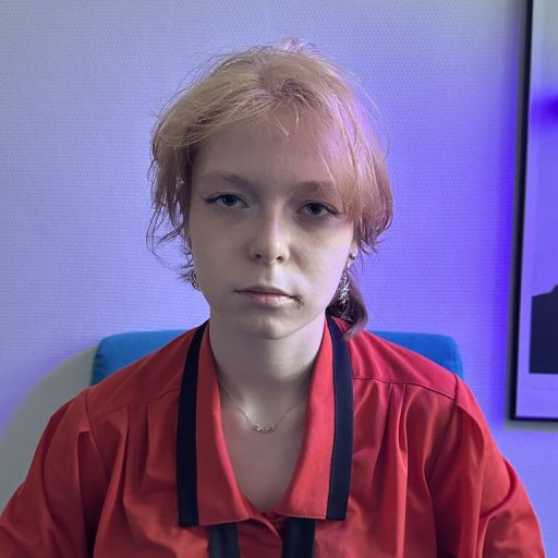 PollyFox live video image