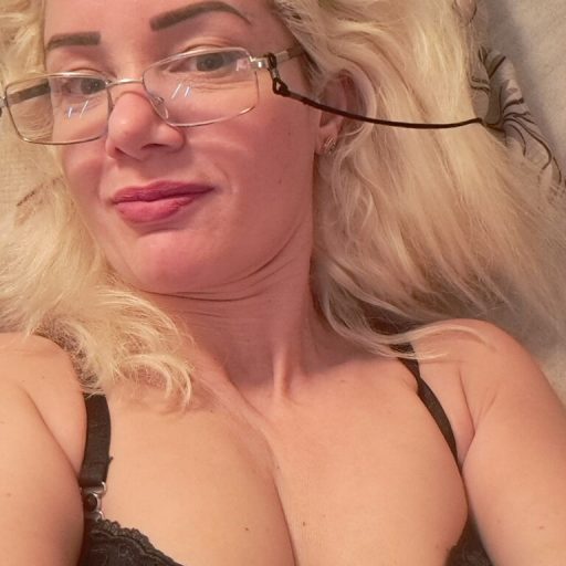 QueenMarina free dildo image