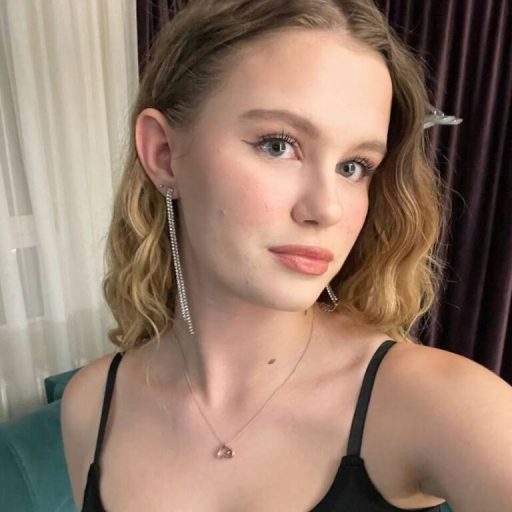 QueenieBurtt shows recorded image