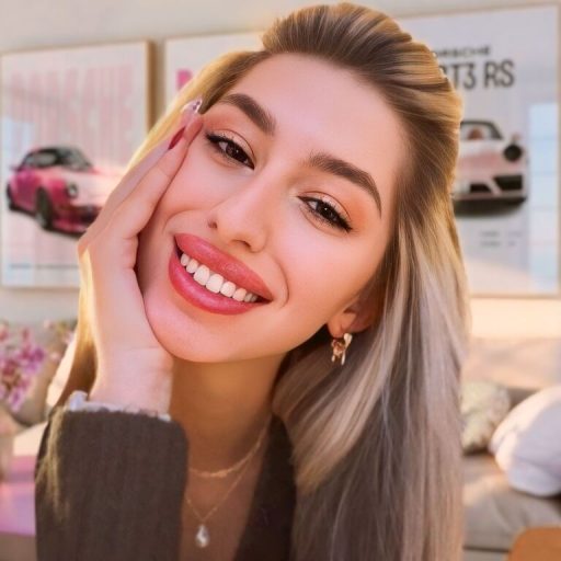 RachelZegler online shows image