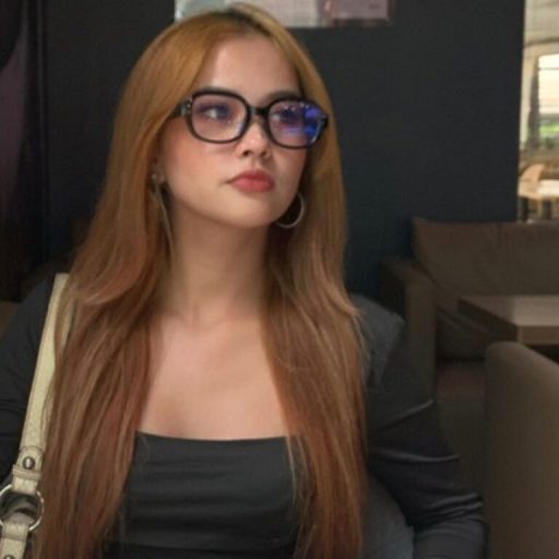 ReinaDemaray real strip image