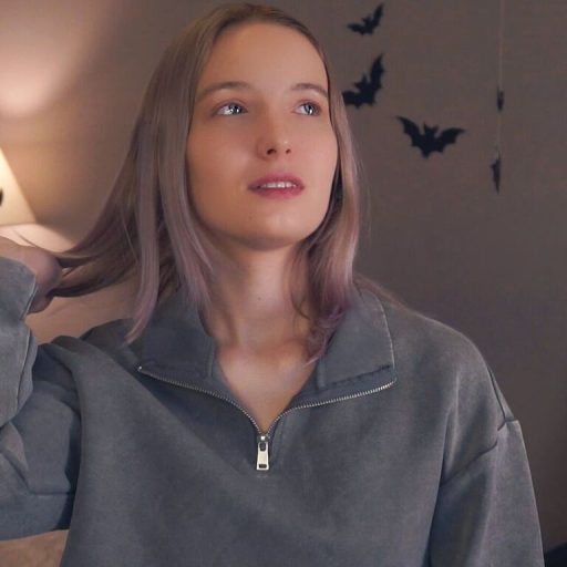 RessieKaua amateur lush image