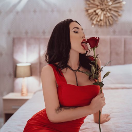RheaDiaz online shows image