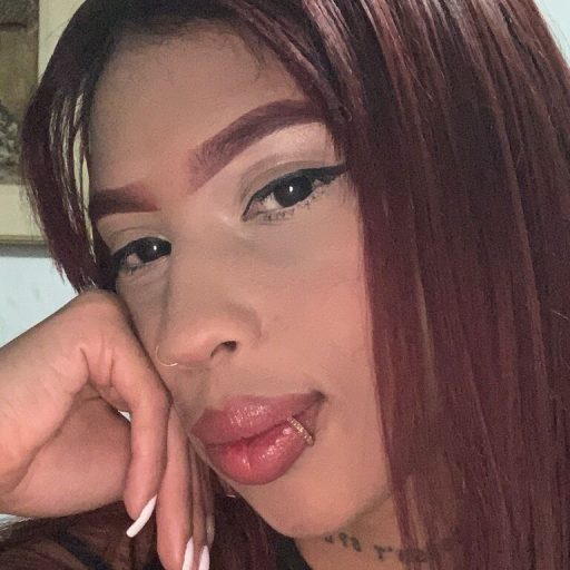 RiriSanchezz show fingering image