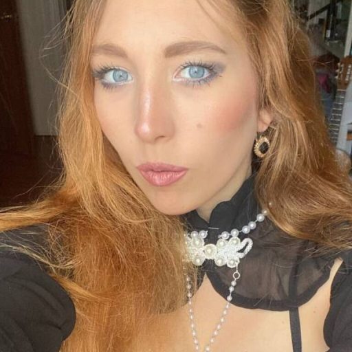 RonaBrahney pussy show image