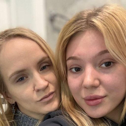 RoseAndCayla xxx masturbation image