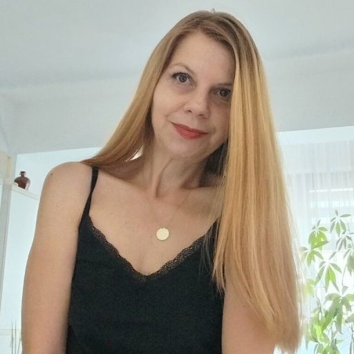 RoxyLorie cam naked image