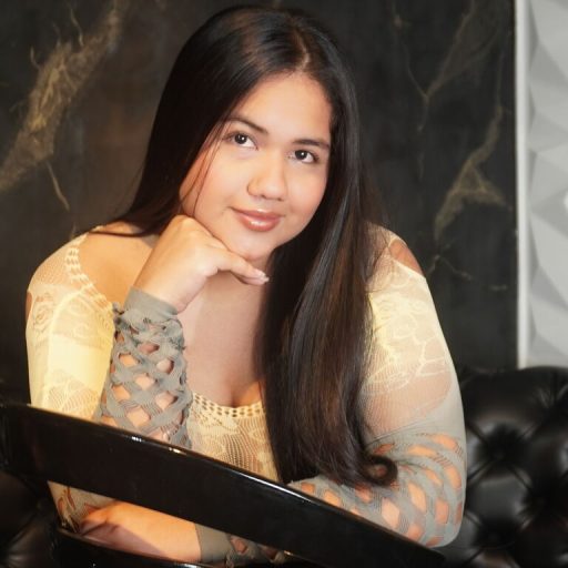 SaraHartley photos webcam image