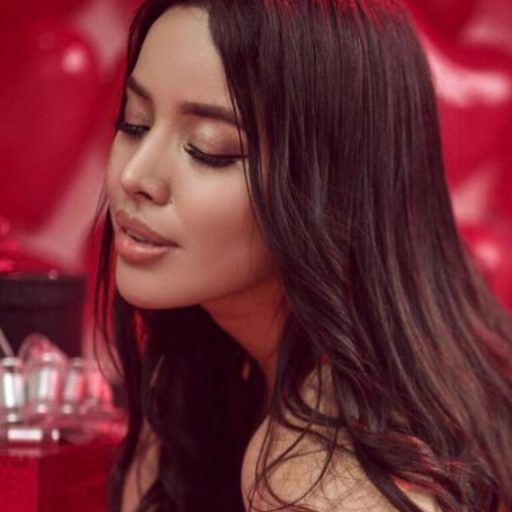 SelenaMase real strip image