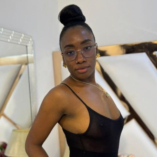 SelenaRoas naked porn image