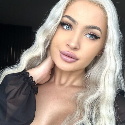 SelenaRusse strip amateur image