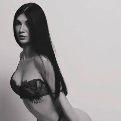 SerenaWoodsen fingering ass image