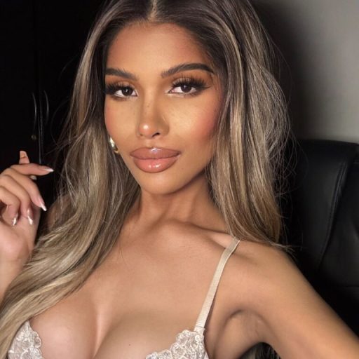 ShantalMolly real strip image