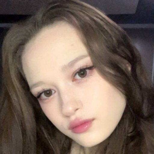 ShariCasbeer real strip image
