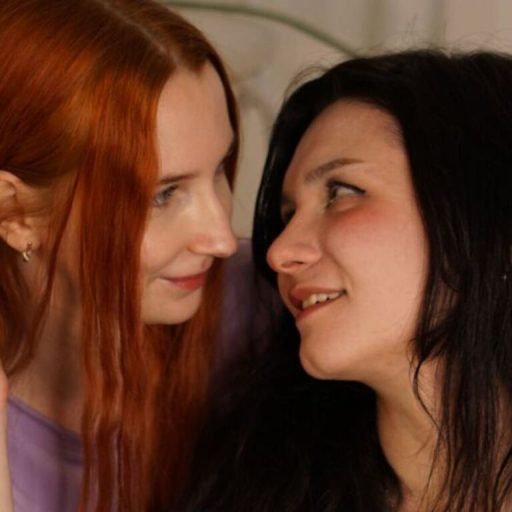 SilviaAndArlette online shows image