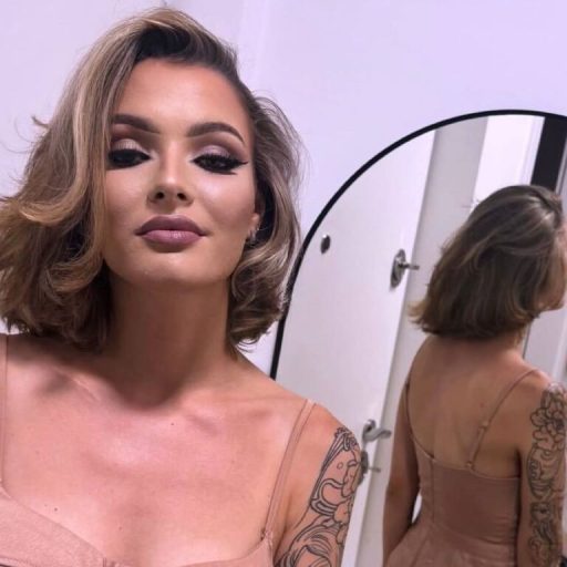 SinLuna naked porn image