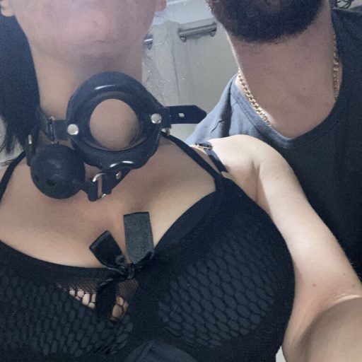 Sinfulcoupled live video image