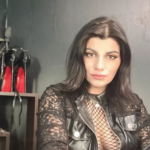 SoniaDumont show fingering image