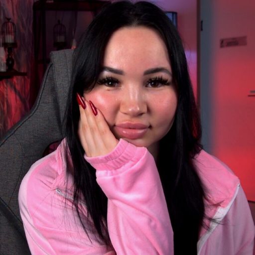 SophiaTurneer online shows image