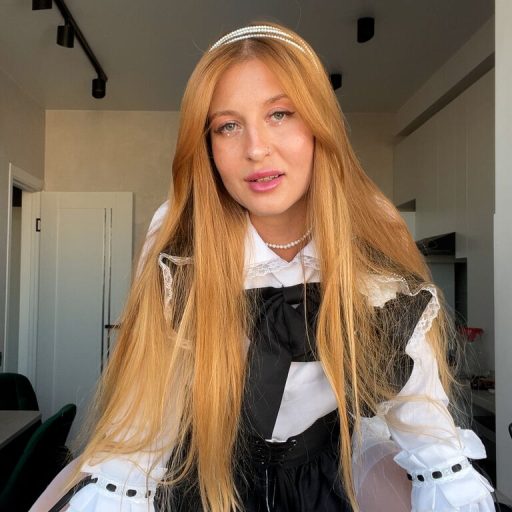 StasyaNylon online shows image