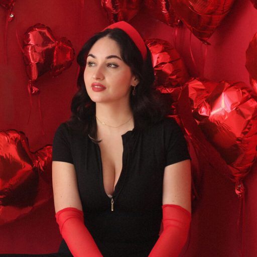 StefanaOdli cam naked image