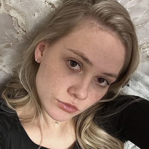 StefanyKovalski fingering ass image