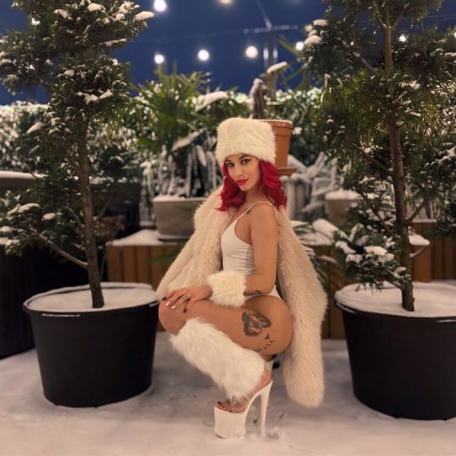 SunnyBlair amateur lush image