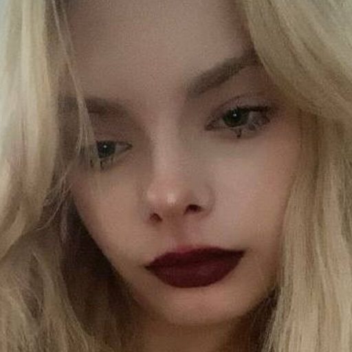 SydneyCandell show fingering image